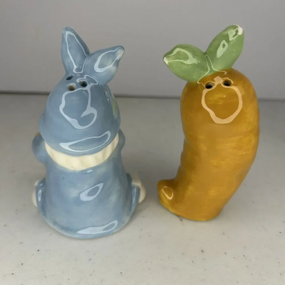 Gnome Ceramic And Ceramic‎ Carrot Salt & Pepper Shakers